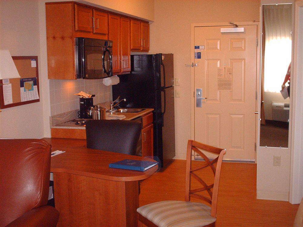 Candlewood Suites Warner Robins, An Ihg Hotel Room photo